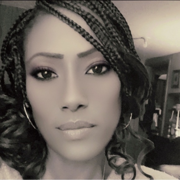 Meet your Posher, Tanya - Picture 1 of 16